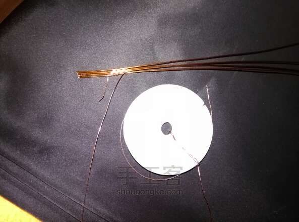 绕线心形吊坠1手工制作教程 第2步