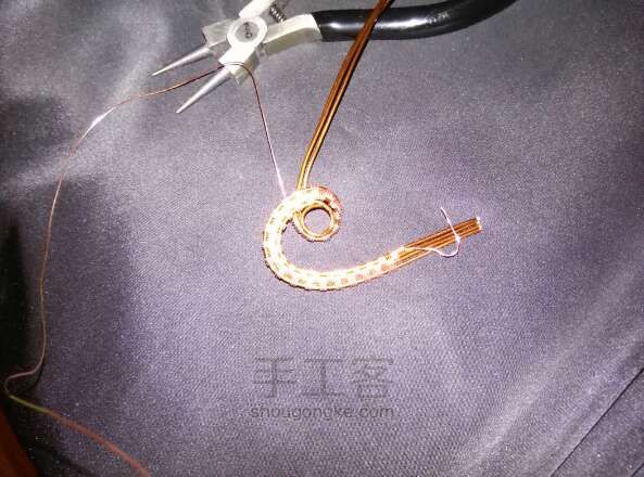绕线心形吊坠1手工制作教程 第6步