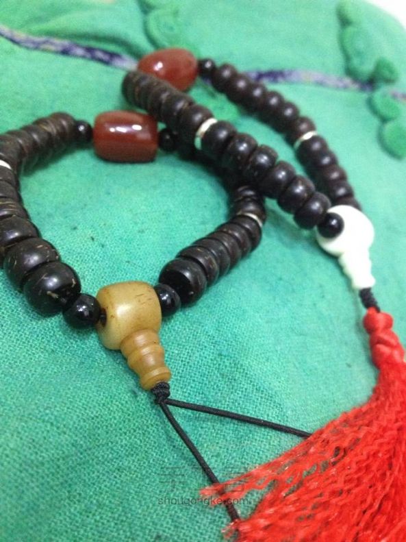 【塔图手工】做了几款手串，椰壳，小叶紫檀DIY方法 第8步