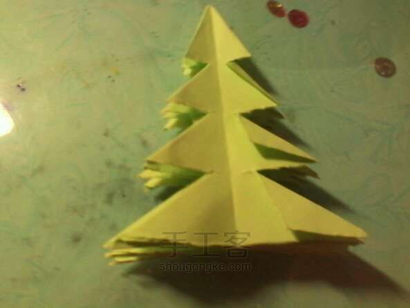 纸艺教程：超简单圣诞树 第13步