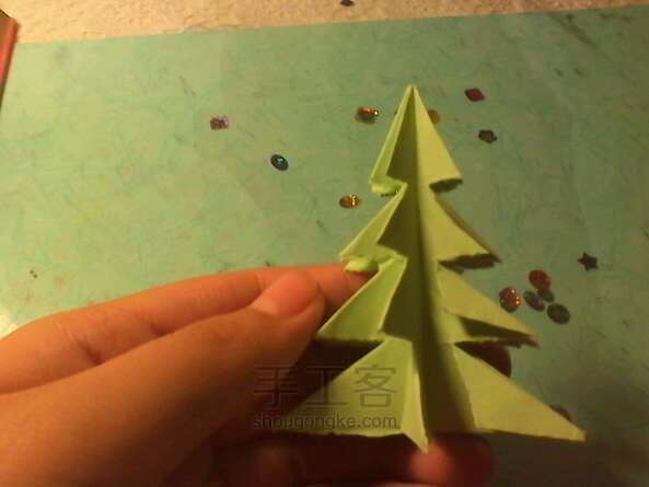 纸艺教程：超简单圣诞树 第14步