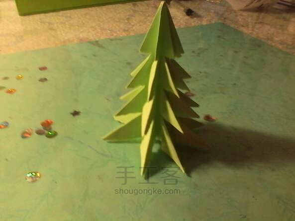 纸艺教程：超简单圣诞树 第15步