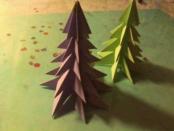 纸艺教程：超简单圣诞树 第16步
