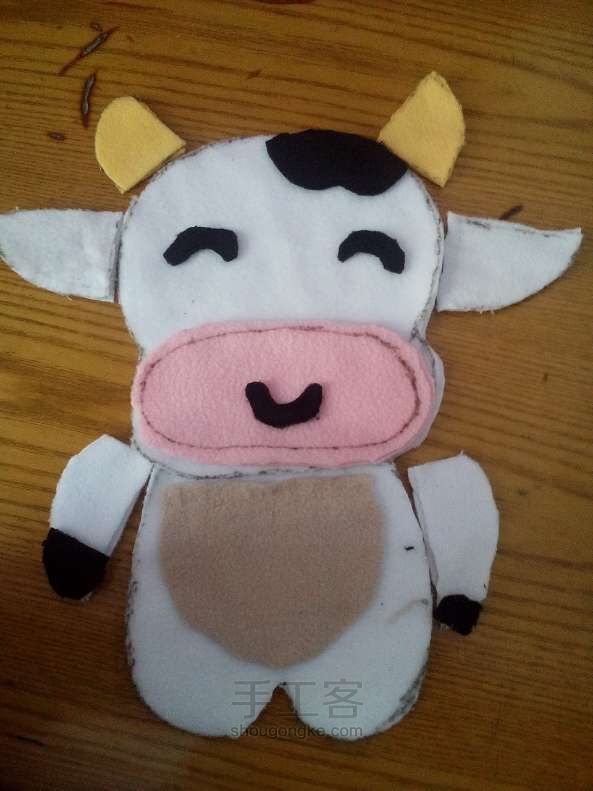 布艺玩偶制作教程：新鲜出炉的小牛 第3步