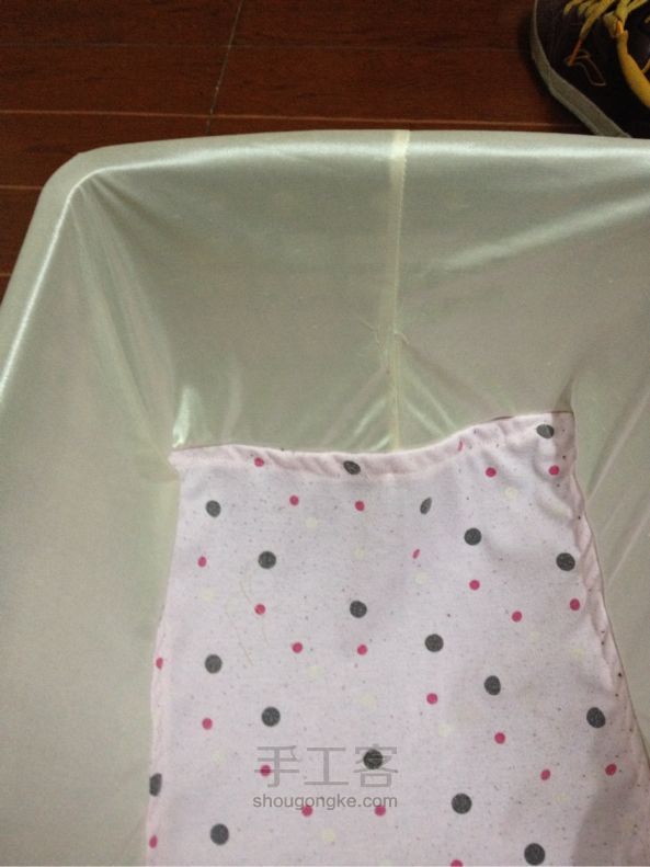 水果篮和旧衣服改杂物等篮 旧物改造 第6步