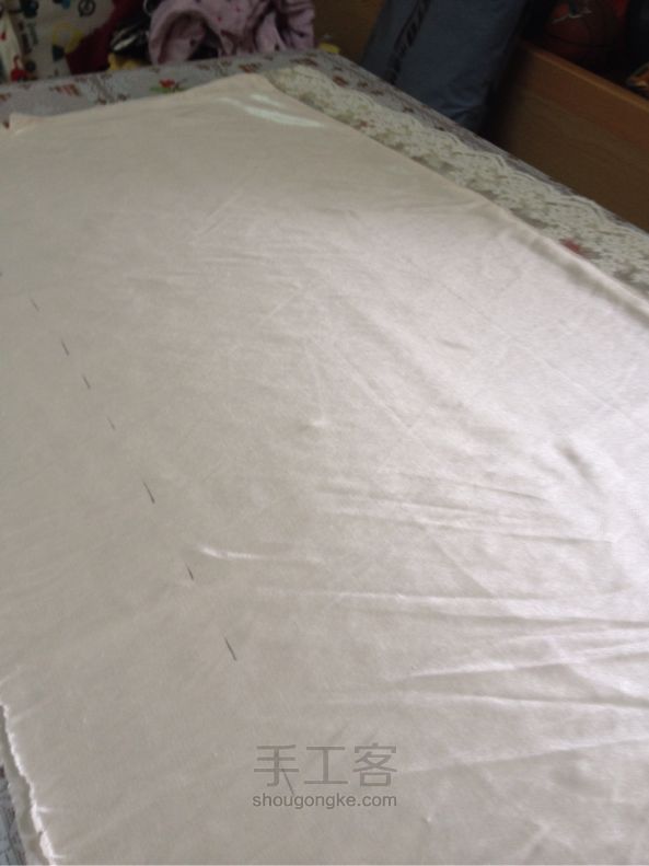 水果篮和旧衣服改杂物等篮 旧物改造 第4步