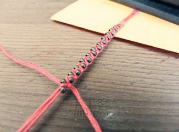 串珠手链DIY方法 第4步