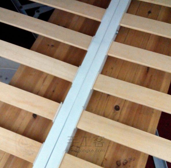 旧床板改造监狱兔木制花盆创意手工教程 第1步