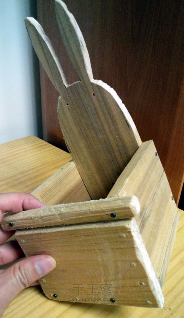 旧床板改造监狱兔木制花盆创意手工教程 第7步