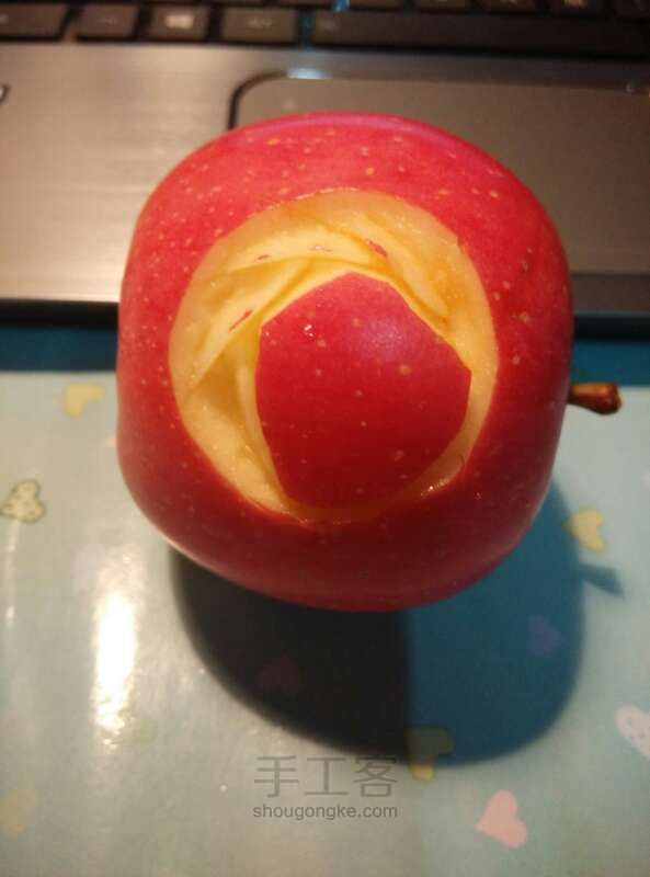 创意雕刻教程 你是我的小呀小苹果～😘 第5步