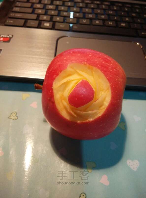 创意雕刻教程 你是我的小呀小苹果～😘 第6步