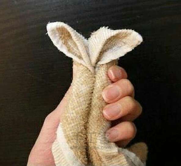 【Lavender】用小毛巾做一只萌萌的小兔子 第9步