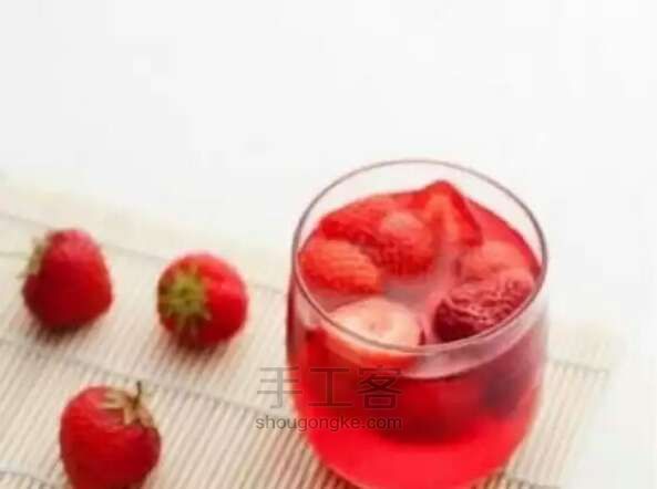 草莓甜酒 第1步