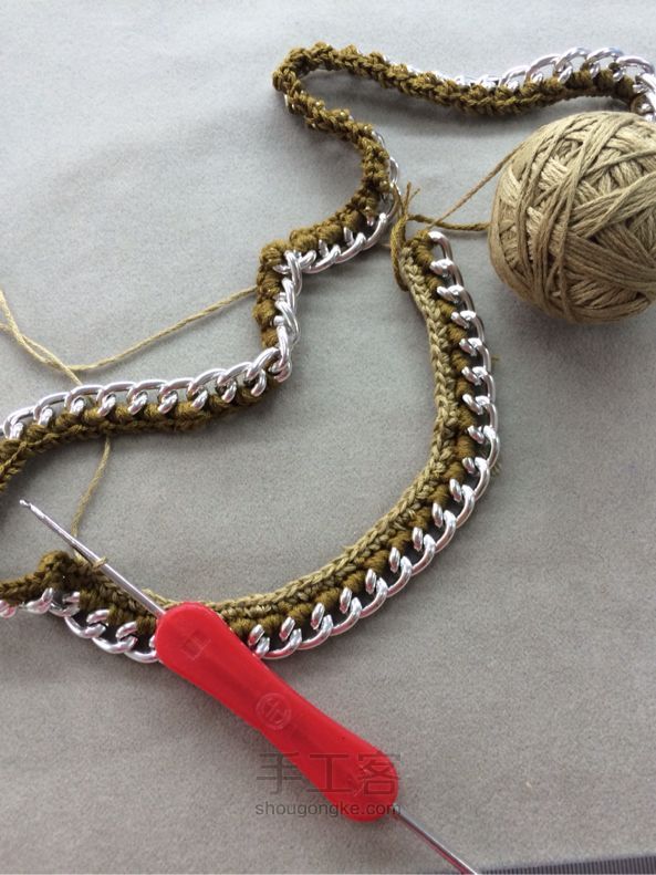 蒂哩哩编织项链教程-冬天里暖暖的饰品 第9步