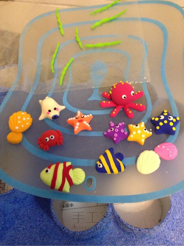 海洋世界粘土珍珠泥之儿童玩具筒制作教程 第11步