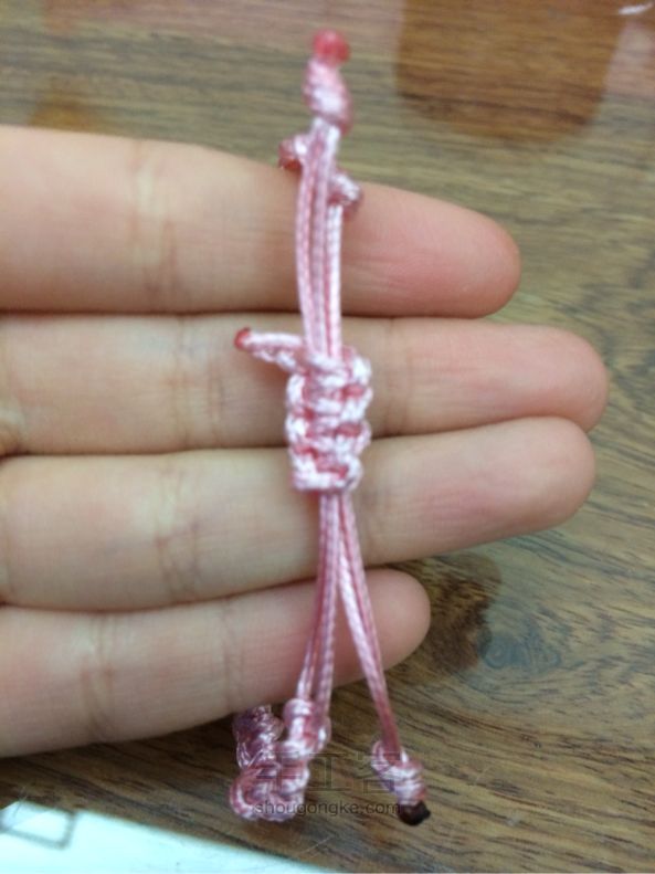 蜡绳编织手链 第9步