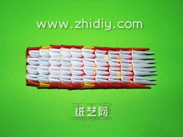 折纸三角插眼镜蛇手工制作教程 第5步