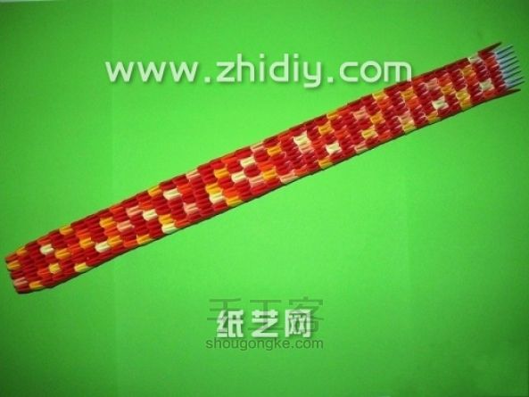 折纸三角插眼镜蛇手工制作教程 第8步