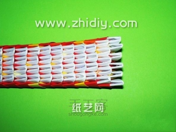 折纸三角插眼镜蛇手工制作教程 第25步