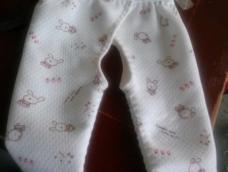 这是给我家涵宝贝做的小裤子，带魔术贴的
