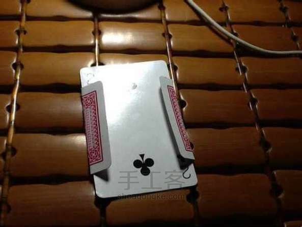 用扑克牌做收纳盒 第3步