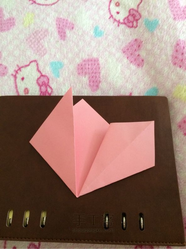 【折纸】烂漫樱花基本单元做法 第5步