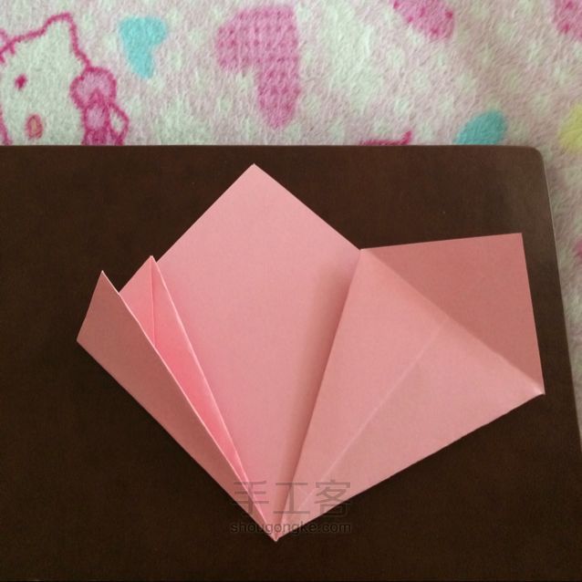 【折纸】烂漫樱花基本单元做法 第8步