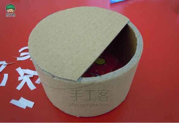 【废物利用】废旧纸筒变变变—可爱西瓜杂物盒的做法 第5步