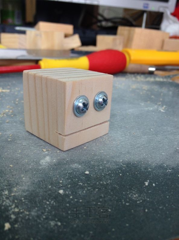 萌版机器人——谁都可以做的木头玩具 第4步