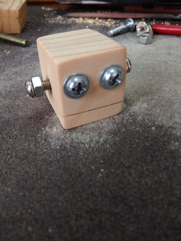 萌版机器人——谁都可以做的木头玩具 第7步
