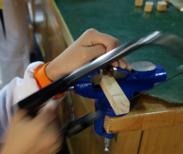 木艺制作工具介绍----锯1--多功能锯 第4步