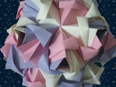 由30张纸折成的纸球花，美美哒