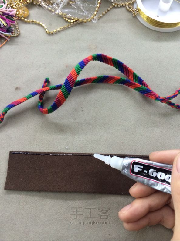 蒂哩哩编织手镯教程 第2步