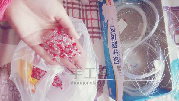 美美的串珠泰迪熊。 第3步