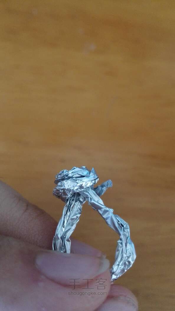 用铝箔做的简单戒指💍 第9步