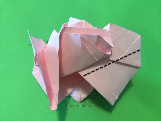 佐藤五瓣玫瑰折纸制作教程 第43步