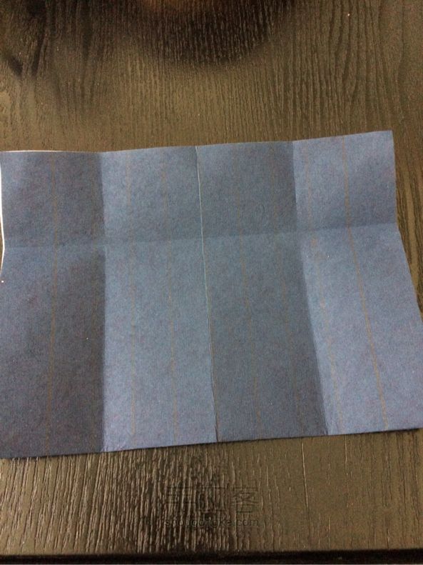 一张A4纸简易折叠的薯条袋 第4步