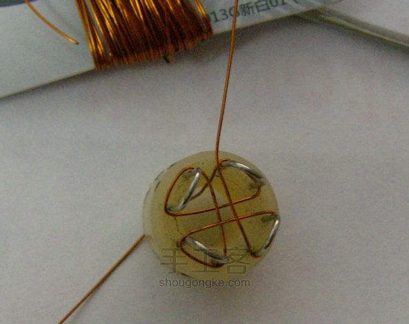 [教你用工具]自制编织器编织金属丝手镯 第3步