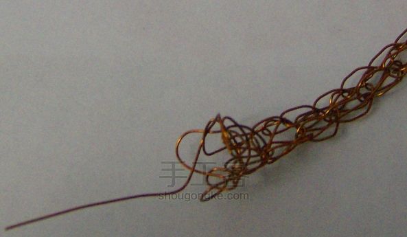 [教你用工具]自制编织器编织金属丝手镯 第11步