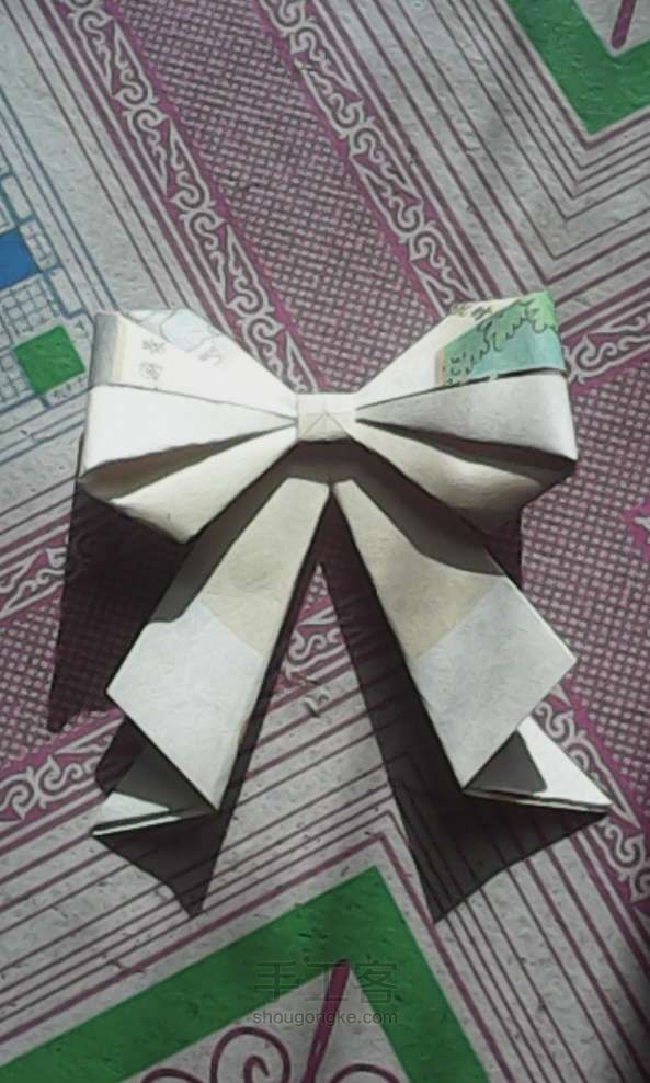 简易的蝴蝶结折纸教程 第28步