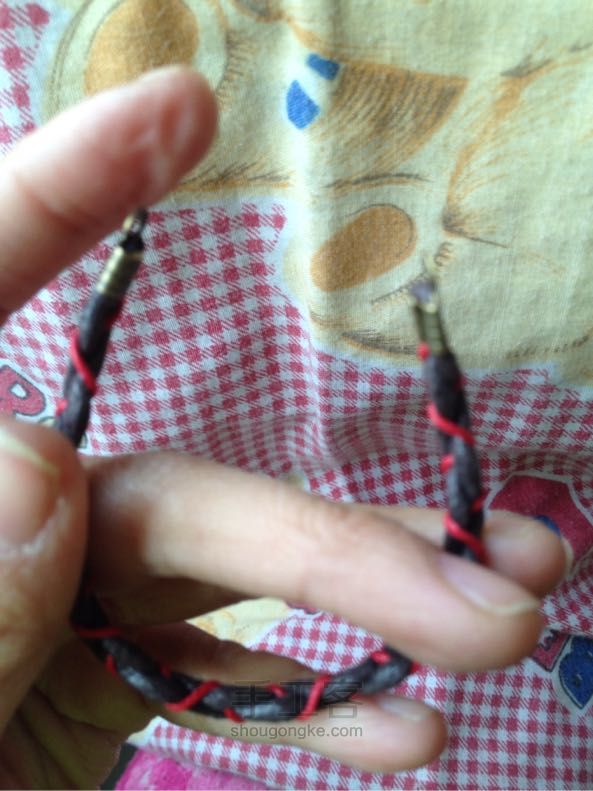 简单款复古蜡绳缠绕水晶链制作教程 第3步