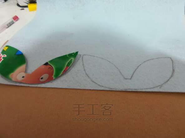 不织布兔耳头饰制作教程 第2步