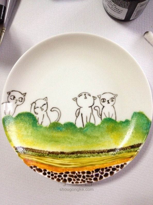 手绘骨瓷餐碟——“猫咪森林” 第11步