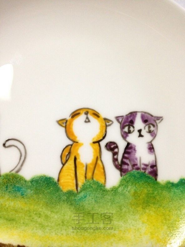 手绘骨瓷餐碟——“猫咪森林” 第13步