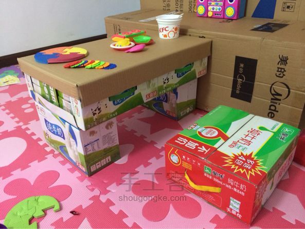 万能的奶箱改造教程-小儿童桌 第17步