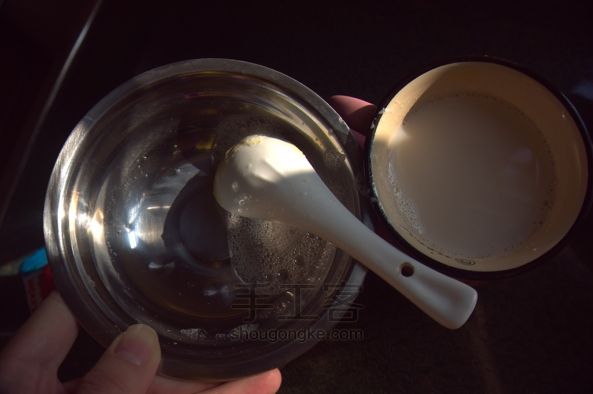蒸蛋器蒸出暖暖双皮奶 美食教程 第4步
