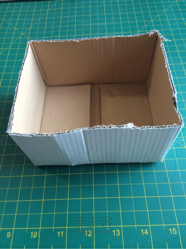 废纸盒的华丽转身—玩偶的布艺沙发 手工制作教程 第6步