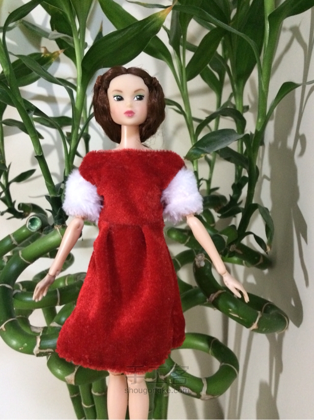 优雅的圣诞小礼服—桃子姑娘6分娃尺寸 手工制作教程
 第2步