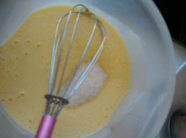 酸奶蛋糕制作教程 第5步