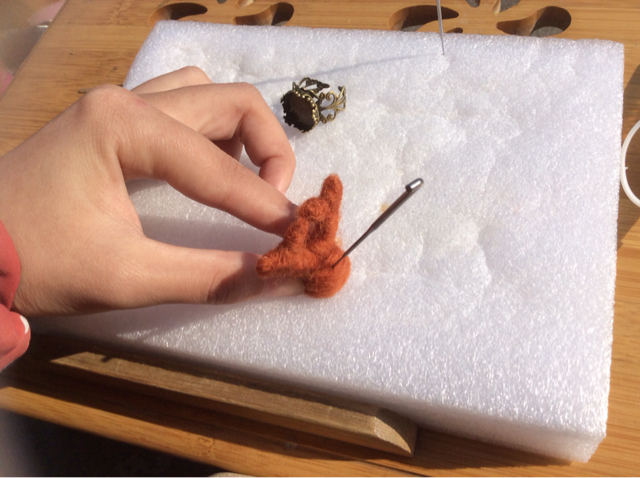 圣诞节麋鹿角羊毛毡戒指DIY教程 第9步